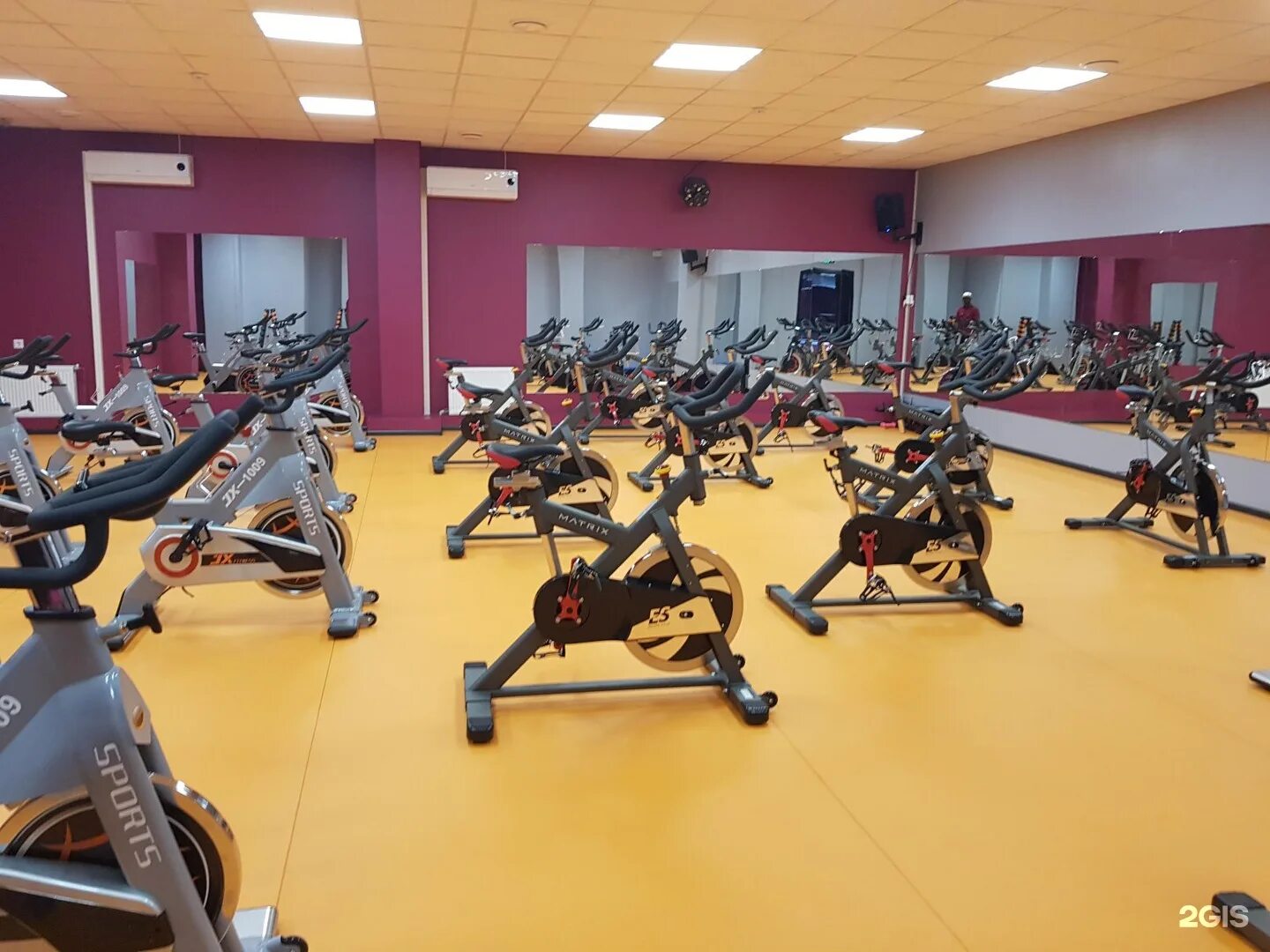 Гто киров тренажерный зал лепсе. Тренажерный зал в гостинице. Тренажерный киров. Тренажерный киров. Record gym кирово-чепецк.