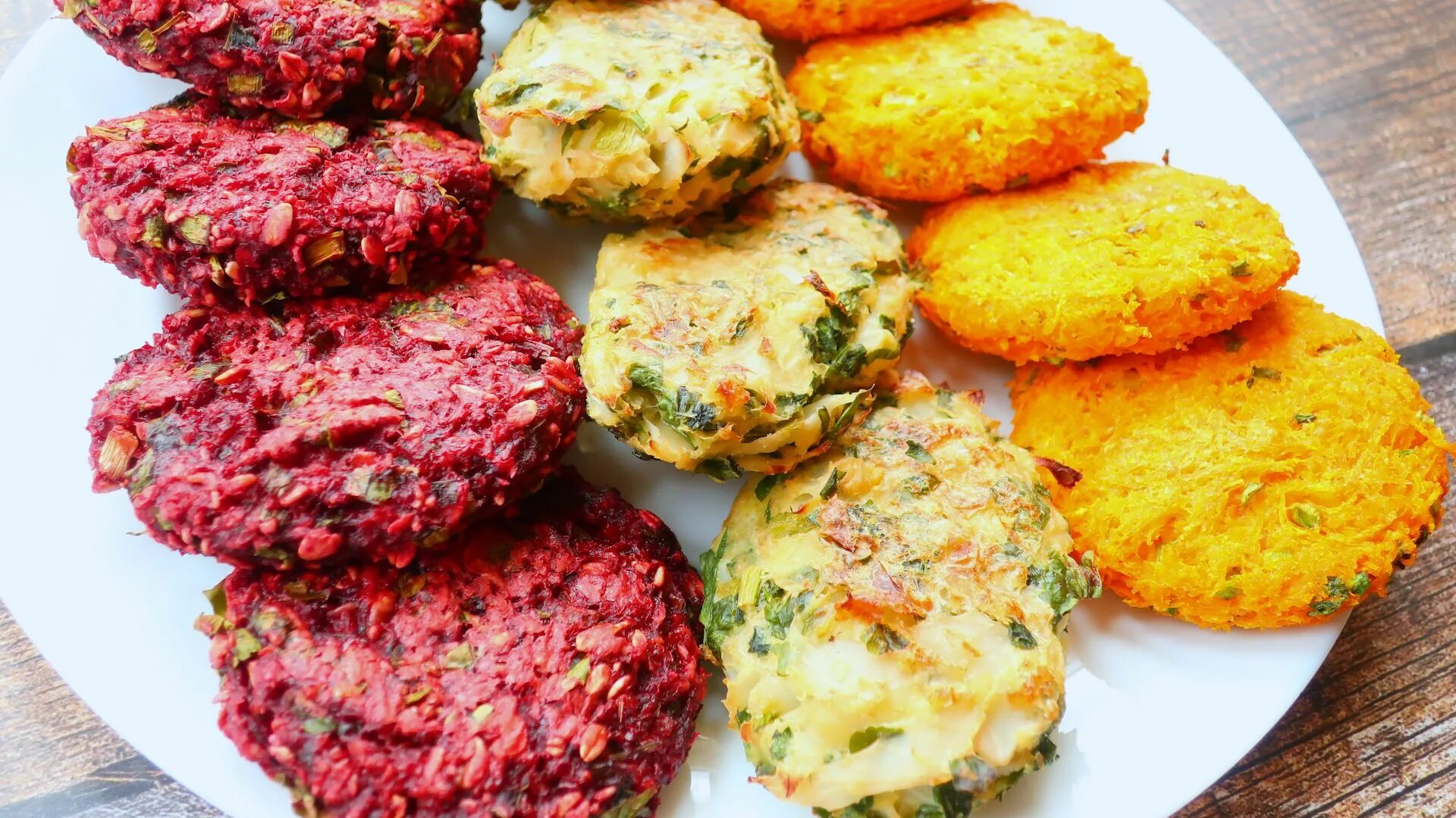 Капустные котлеты. Капустные. Котлеты с капустой. Капустные котлеты. Рисовые котлеты.