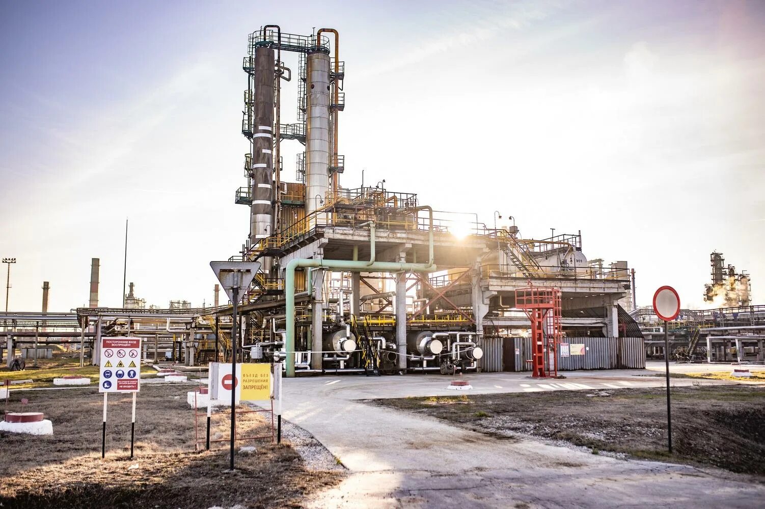 крупные предприятия рязани. нефтеперерабатывающий завод рязань. завод роснефть рязань. пищевое производство. завод рнпк рязань.