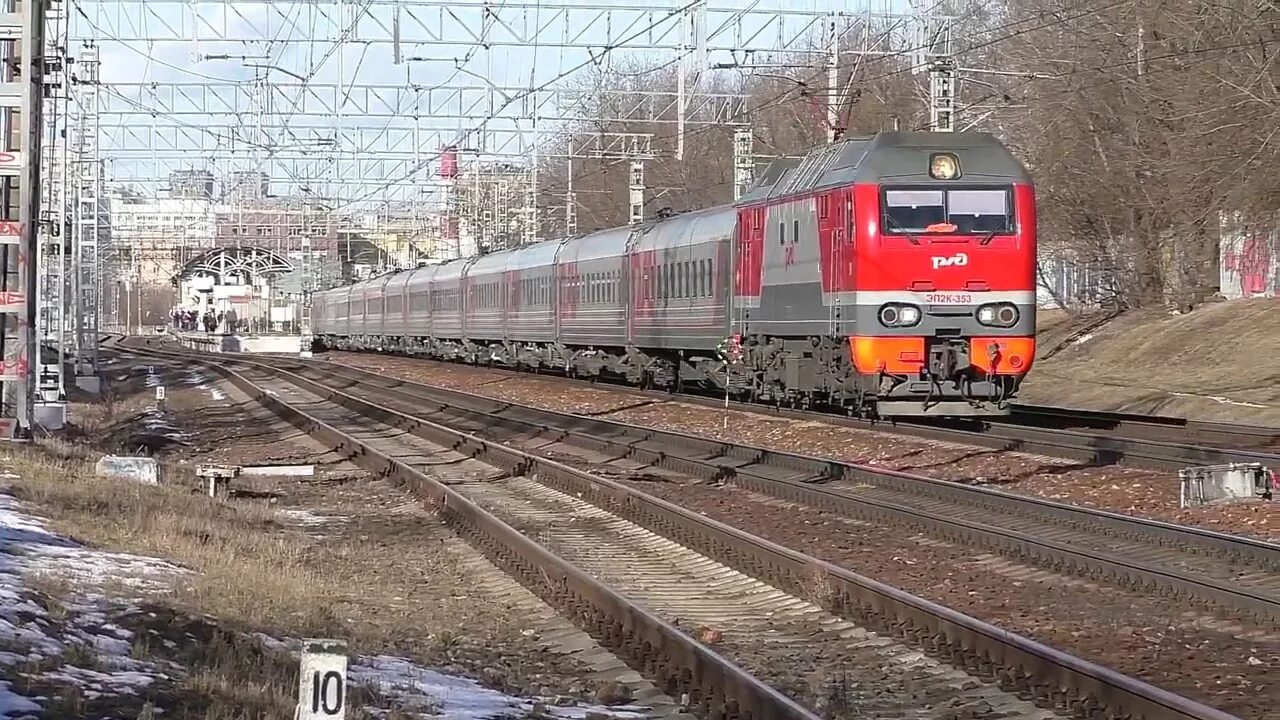 Поезд 379 москва камышин. Поезд 379й, москва — камышин. Поезд камышин москва станции. Станция москва товарная павелецкая чс7. Поезд камышин москва станции.