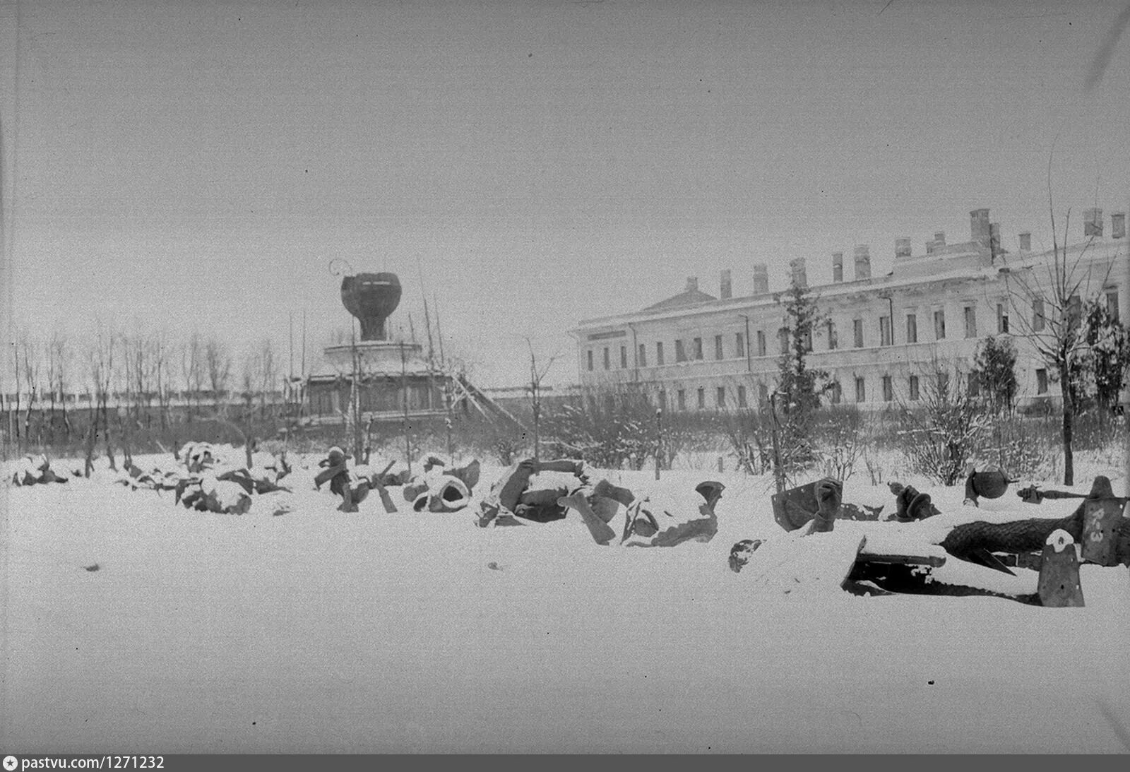 Великий Новгород в 1944 году. Великий Новгород после войны. Новгородский Кремль Великий Новгород 1944. Оккупация Великого Новгорода.