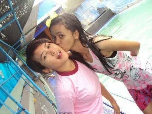 SD ciuman. Anak SD ciuman. Bocil ciuman. Ciuman hot Jilbab. Lesbian indonesia