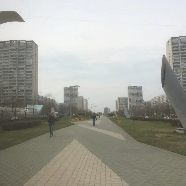 Строгинский бульвар 1. Строгинский бульвар 2000-е. Строгинский бульвар фото. Строгинский бульвар 3. Строгинский б р.