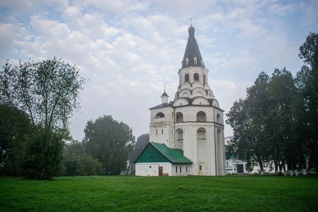 Александровская слобода церкви. Распятская колокольня в александрове. распятская церковь александровская слобода. колокольня в александровской слободе. распятская церковь-колокольня.