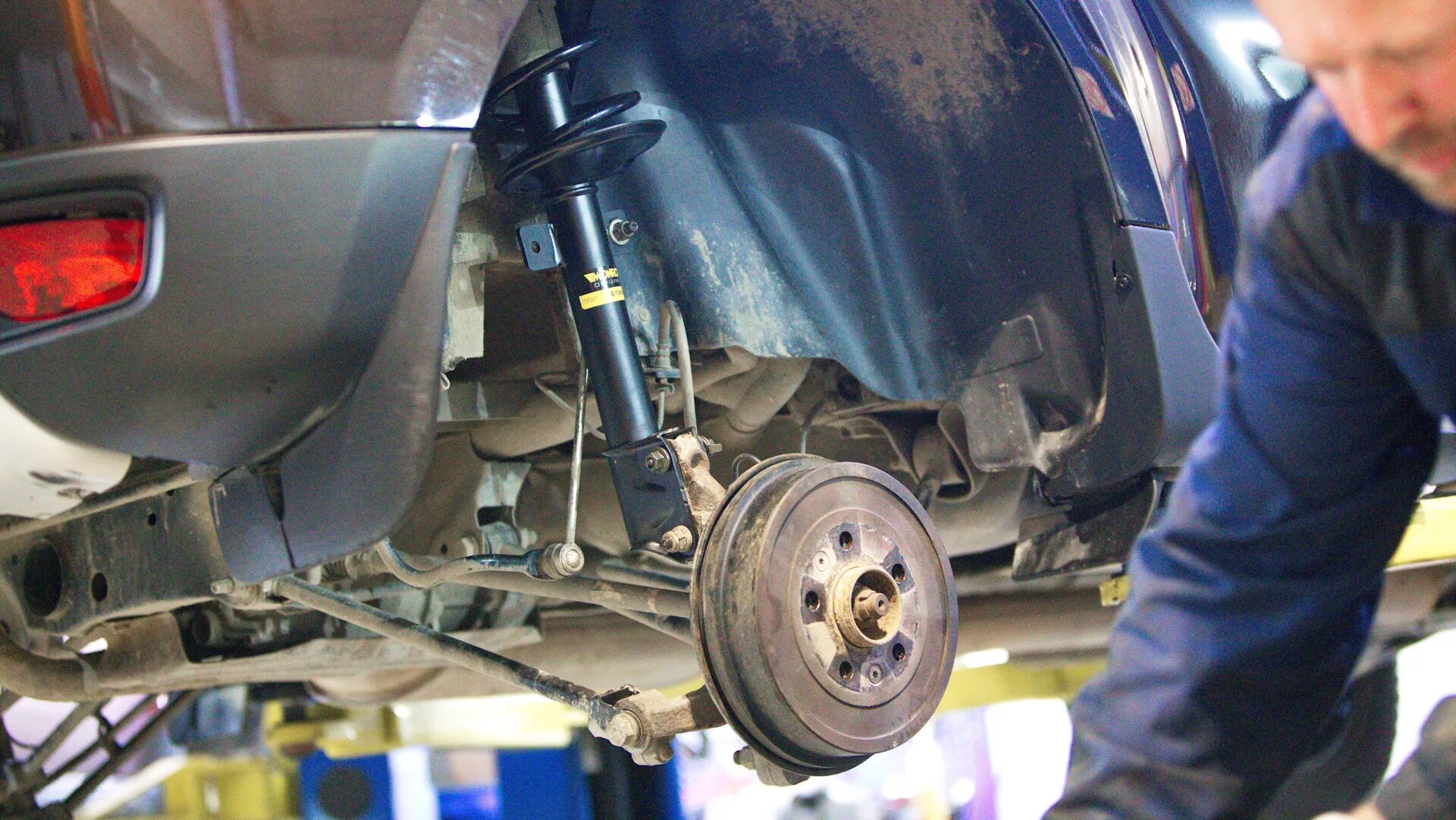 Амортизатор передний Duster 4X4 BILSTEIN (B4 Gas) 22-223470 - Renault Duster (1G