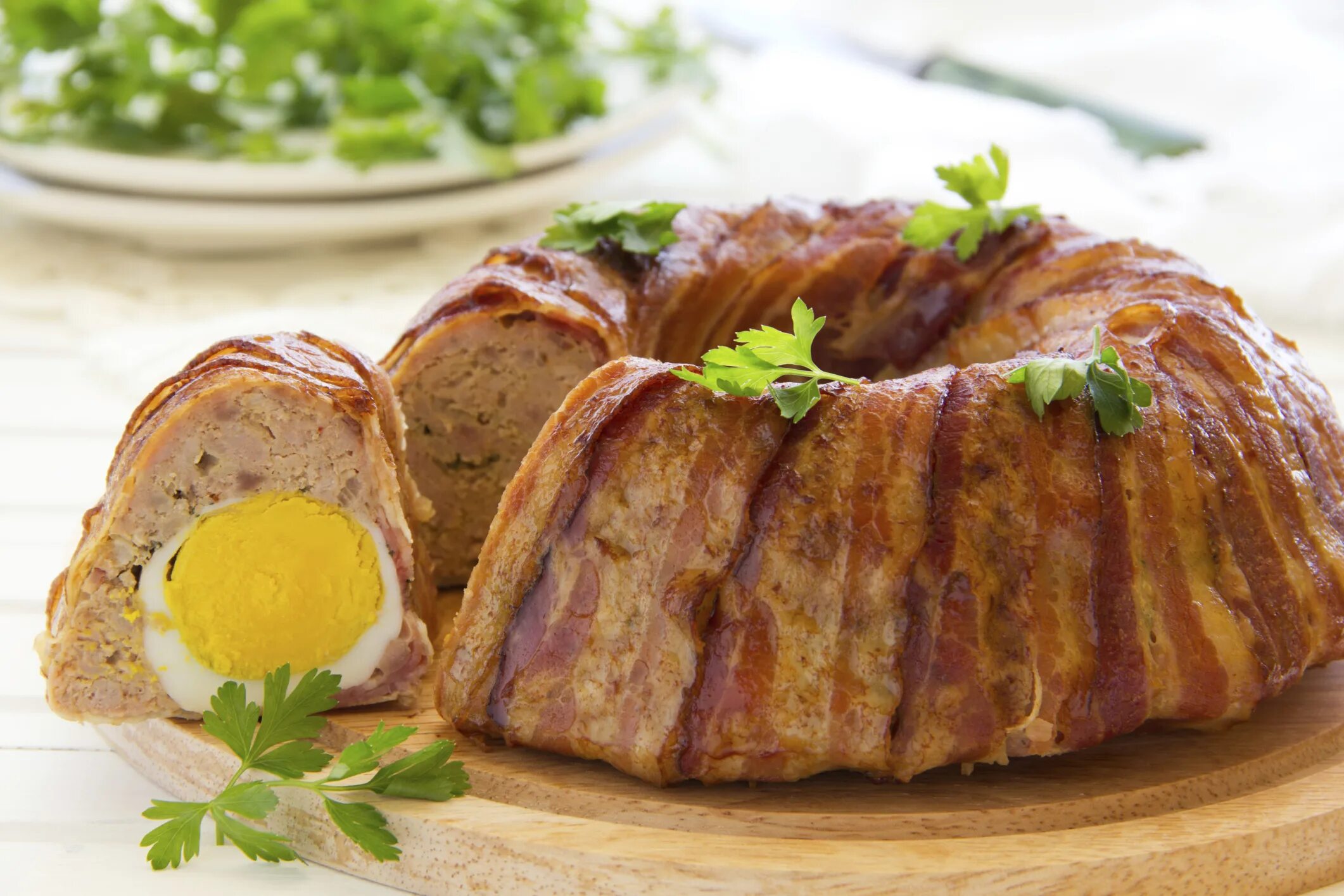 Мясные рецепты фото. Руло Стефани. Мясной рулет " руло "Стефани"". Мясной рулет Пасхальный. Мясной рулет в беконе.