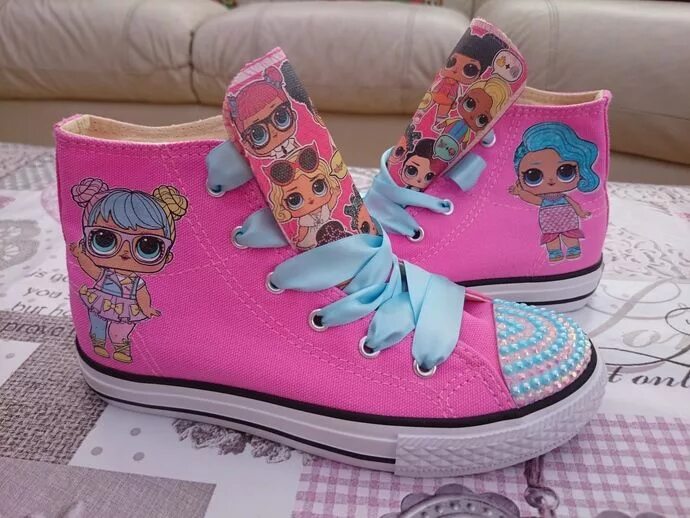 Малявка шуз логотип. Малышка шуз. Кроссовки детские. Стильная обувь для детей. Туфли для девочек.