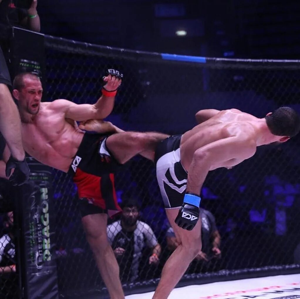 Сарнавский боец. Мовлид хайбулаев. Сарнавский vs сулумов. Сарнавский vs сулумов. Сарнавский vs сулумов.