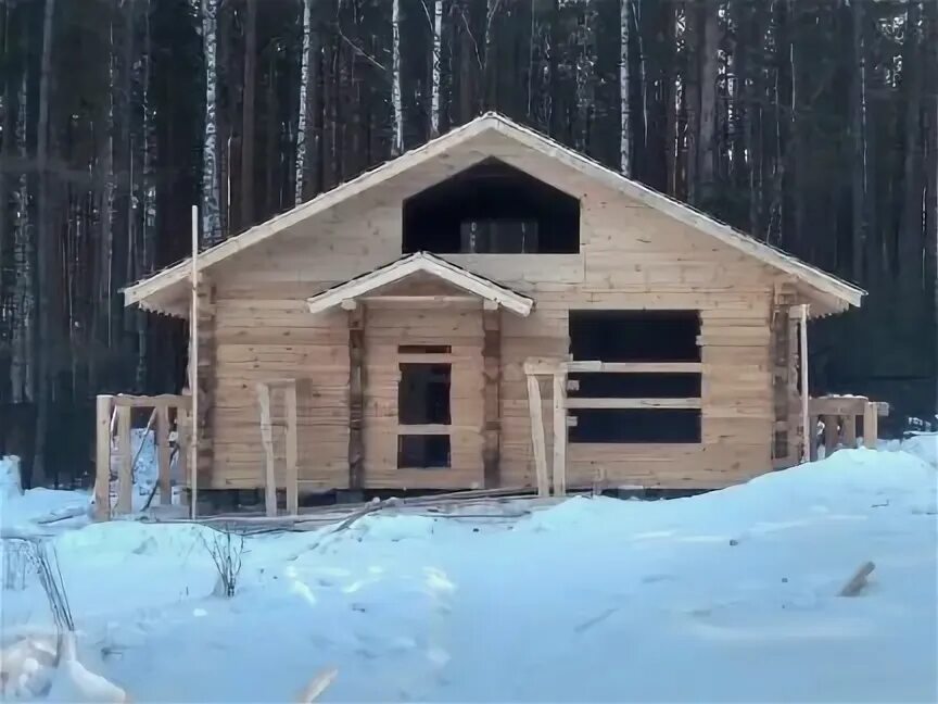 Сип панели дом. Малоэтажное панельное домостроение. Дом из панелей. Строительство домов тагил. Зеленый сайдинг с красной крышей.