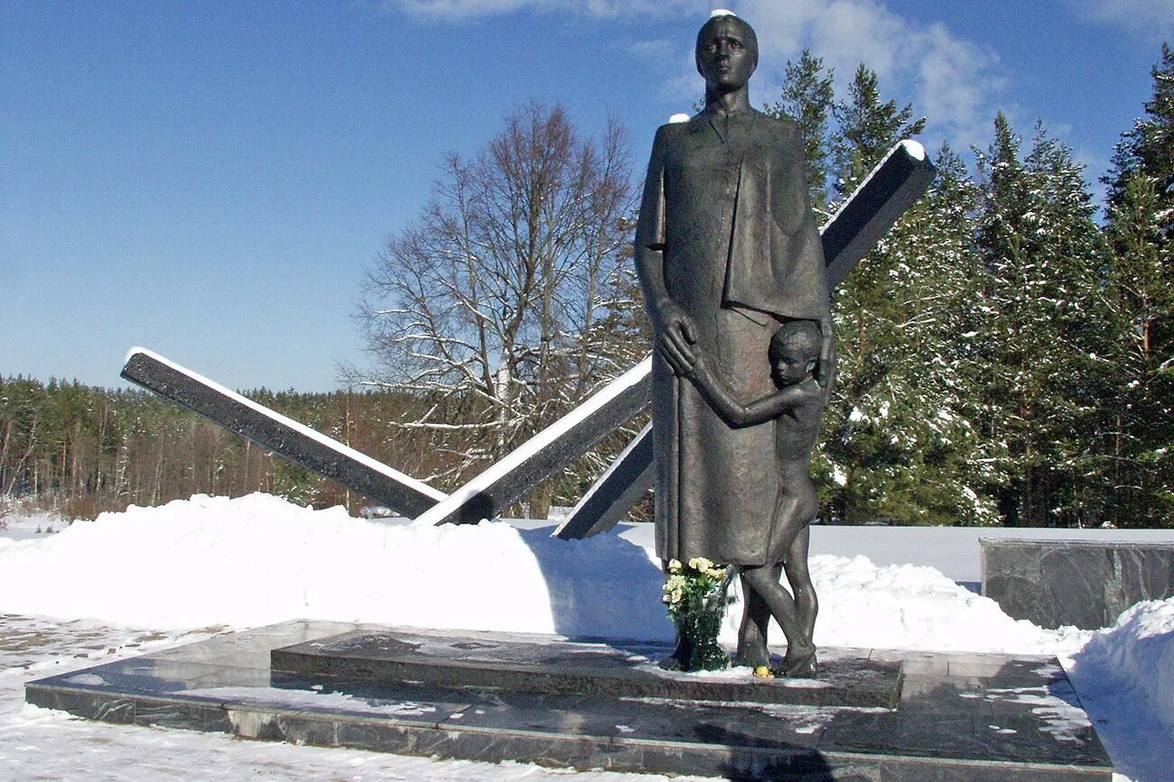 Памятники войны в беларуси. Мемориальный комплекс Дальва. Памятник в Белоруссии Великой Отечественной. Беларусь мемориал Дальва. Памятники Великой Отечественной войны в Беларуси.