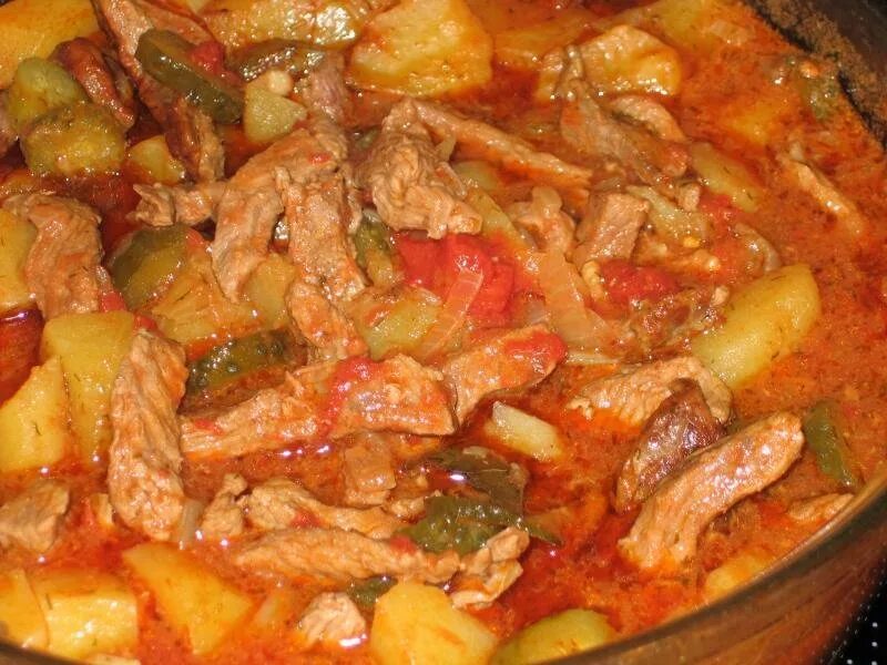 Почки тушеные. Картошечка с лучком. Приготовить курицу с солеными огурцами. Салат белый с фасолью грибами. Азу по-татарски с говядиной.