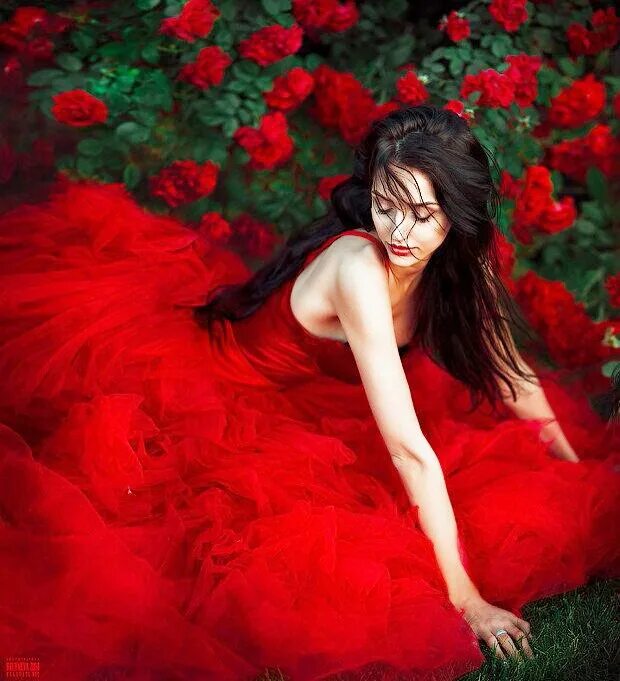 All in red. Девушка в красном. Женщина в красном. Леди в красном. All in red.