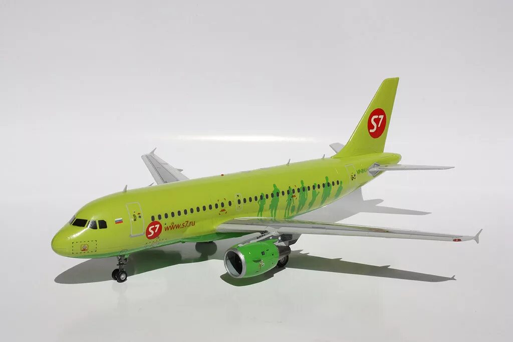 Эсеван 7 купить. Модель самолета Airbus a319. A319 s7. Модель самолета a320 s7 Airlines. Модель самолета Airbus a320 s7.