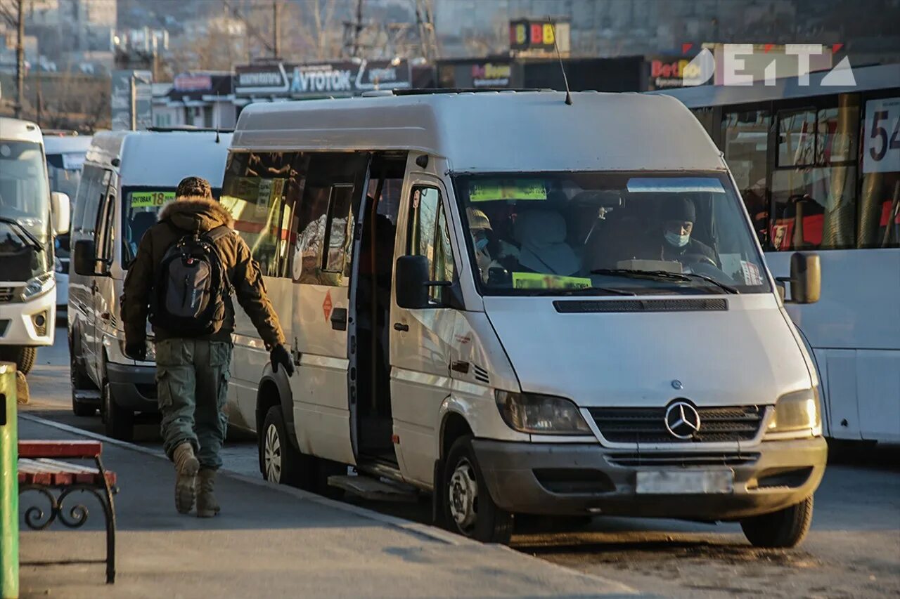 Транспорт автобусы владивосток. Автобус. Владивостокский автобус. Автобус Владивосток. Общественный транспорт Владивостока.