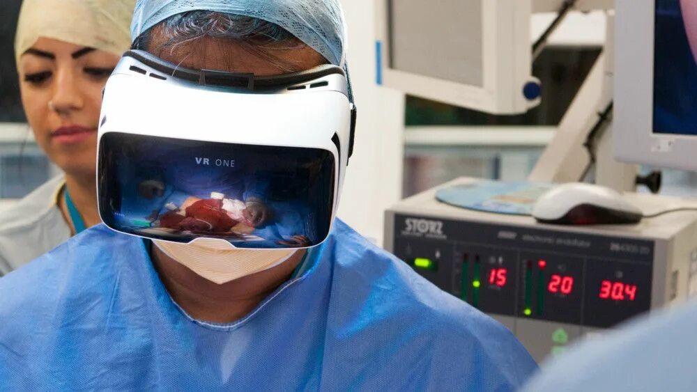 VR И ar технологии в медицине. Шлем виртуальной реальности в медицине. Очки дополненной реальности в медицине. Очки виртуальной реальности в хирургии.
