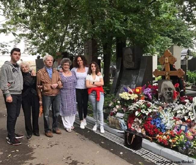 Вдова Дмитрия Хворостовского Флоранс. Могила Дмитрия Хворостовского на Новодевичьем.