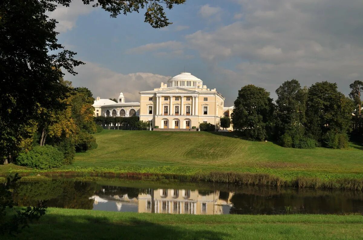Дворцово парковый ансамбль павловска созданный. Дворцово-парковый ансамбль павловска. Павловский дворцово-парковый ансамбль. Музей-заповедник павловск в санкт-петербурге. Дворцово-парковый ансамбль павловска.