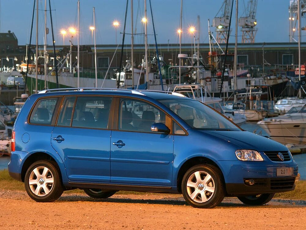 Туран 1 поколения. Фольксваген туран 2 поколение. Vw touran 1 поколения. Vw touran 2003. Туран 1 поколения.