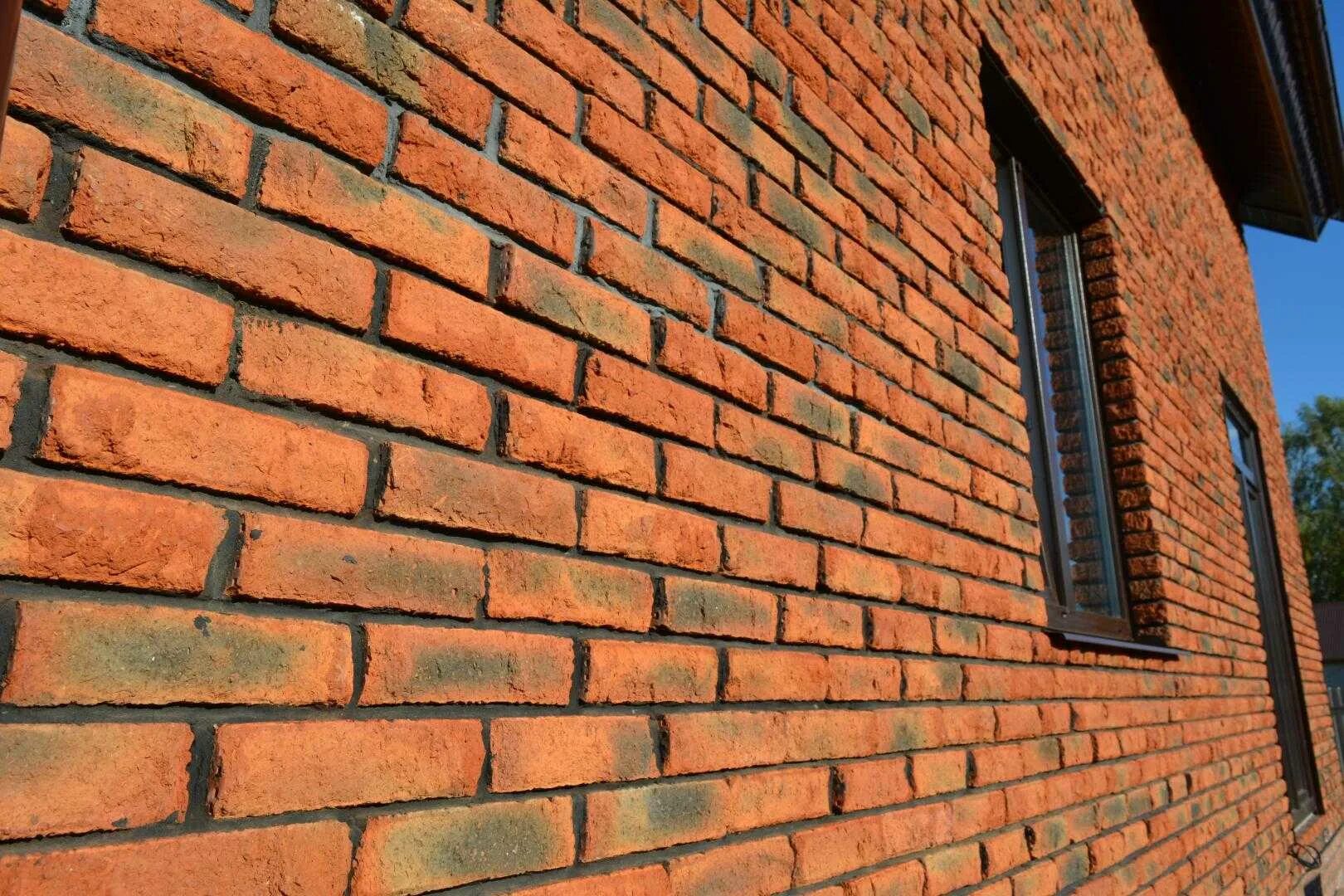 Забор из природного камня. Каменный забор. Кладка из камня. Кирпич из природного камня. Каменная кладка арка.