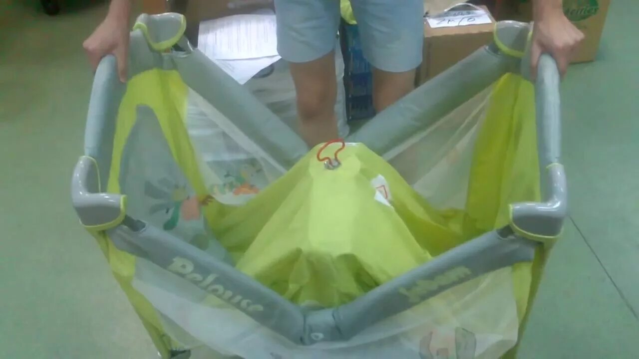 Как разложить кровать манеж. Манеж jetem c3 lion. манеж babyton. разложить манеж babyton. разложить манеж кровать.