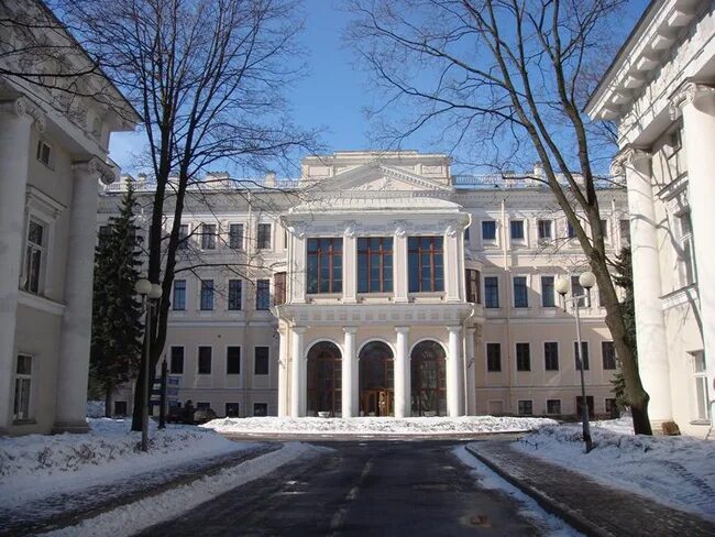 Аничков дворец (1741-1750). Дворец пионеров петербург. Аничков дворец зимой. М. Аничков дворец франческо растрелли.