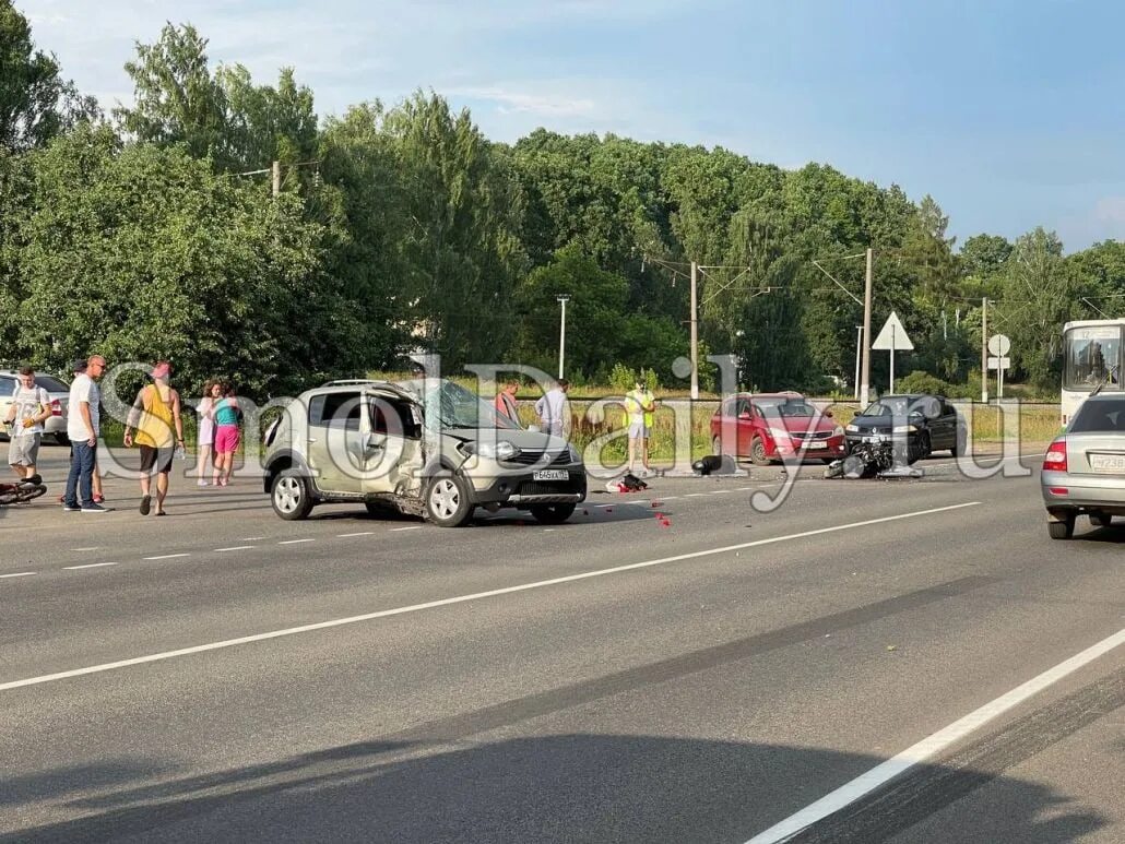 Авария в Серебрянке Смоленск. Авария в Смоленске мотоциклом. ДТП В Смоленске сегодня в меребренке. Что случилось срочные новости