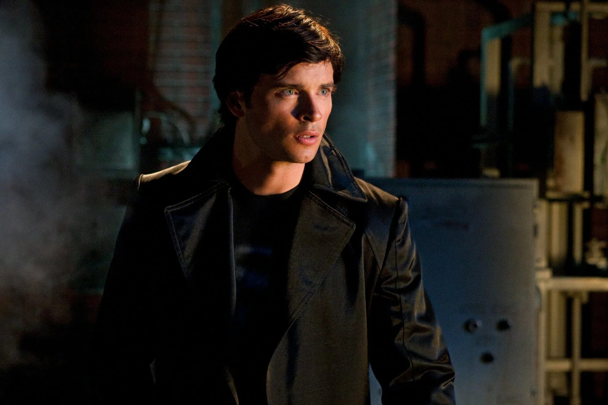 Смолвиля том уэллинг. Том уэллинг тайны смолвиля. tom welling тайны смолвиля.