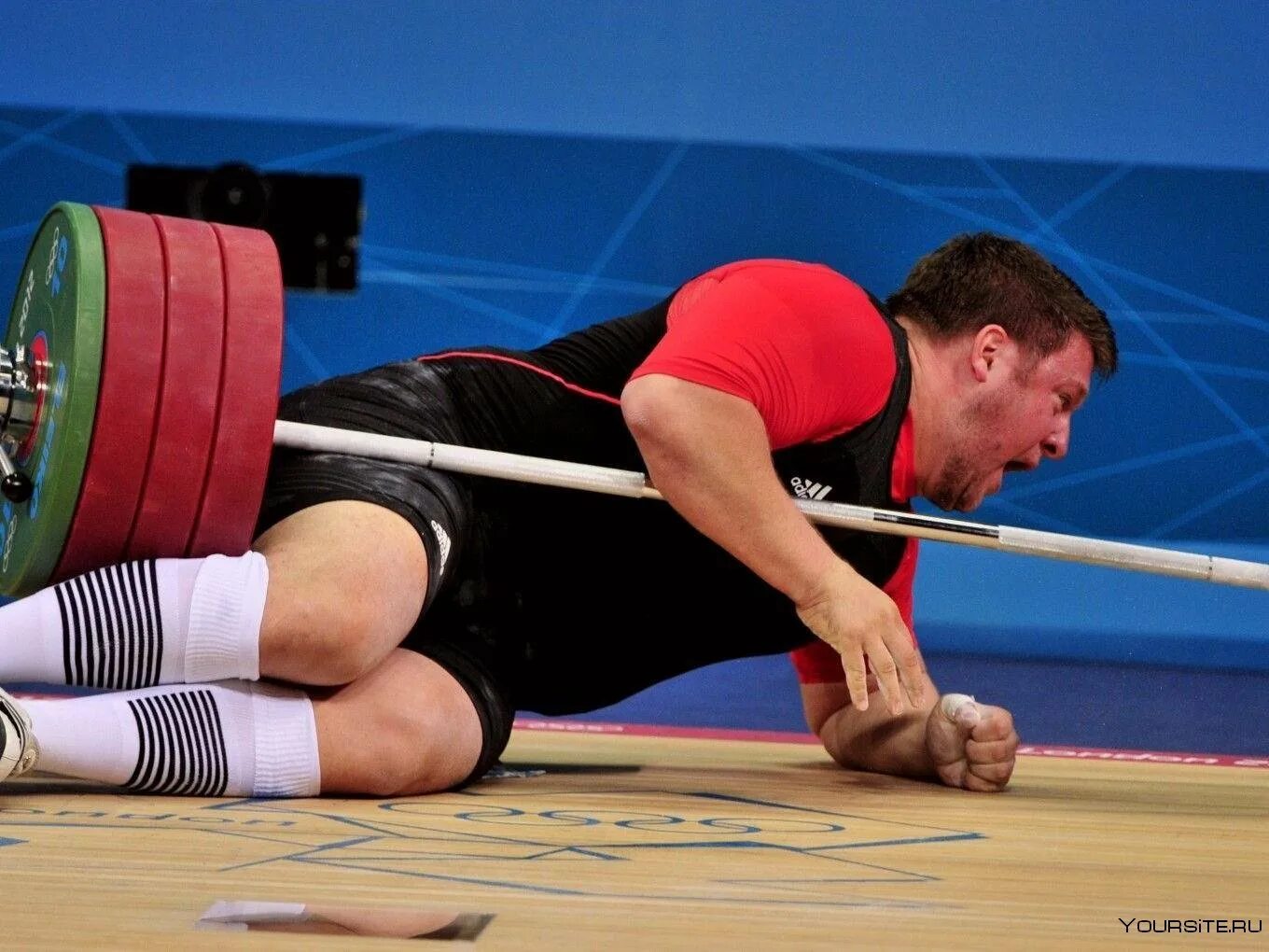 Маттиас Штайнер штангист 2012. Тяжелая атлетика штанга. Травмы штангистов. Тяжелая атлетика травмы. Почему спортсмены низкие