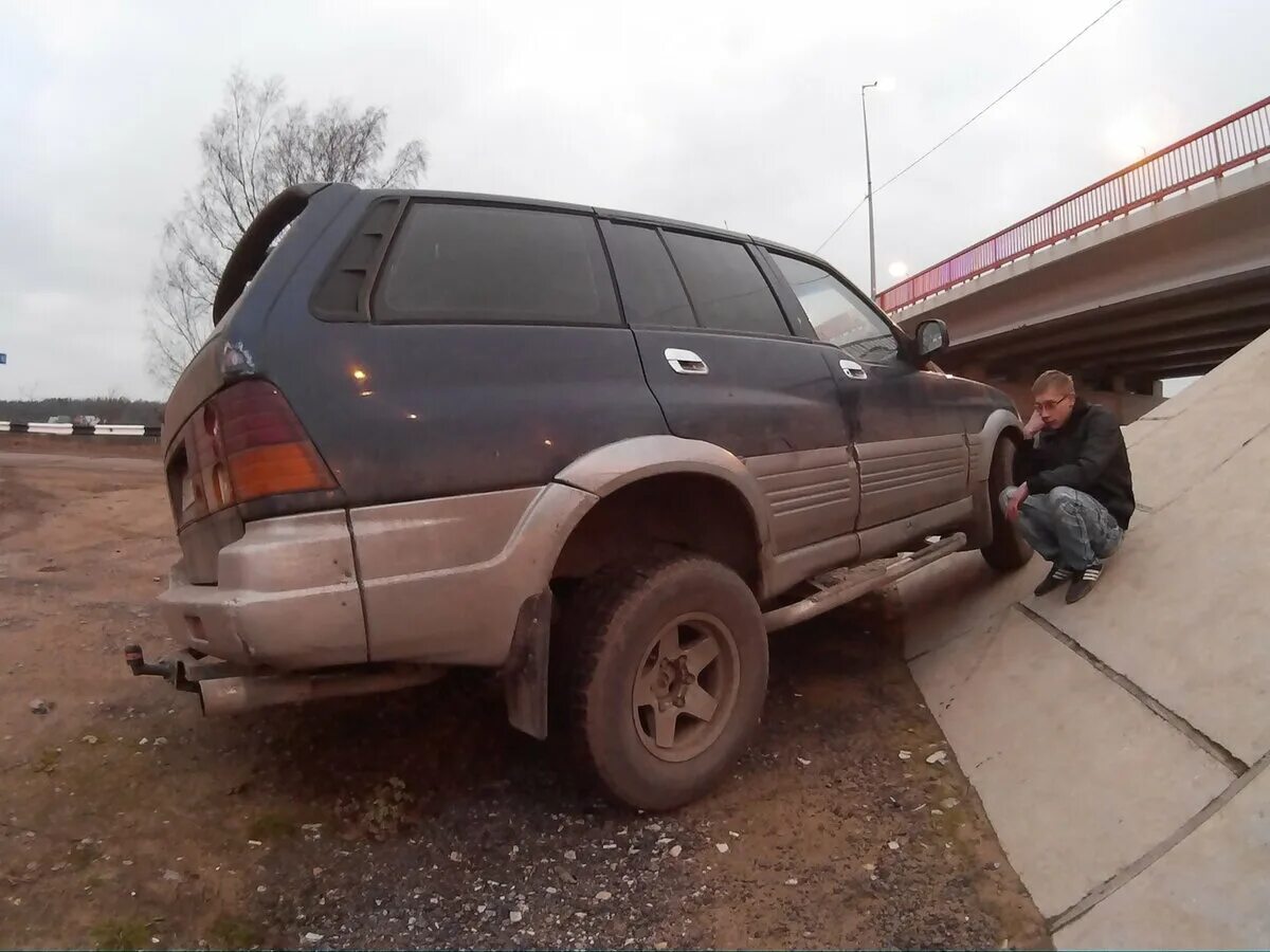 Саньенг Муссо 1995. Санг енг Муссо 1995. Салон SSANGYONG Musso 1995. Хаб моста Санг енг Муссо 1995.