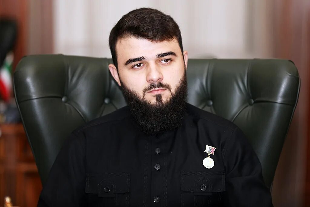 Хамзатов имам