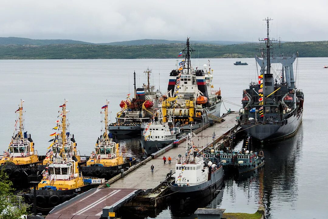 Северный флот россии город. Североморск порт. Североморск морской порт. Военный порт Североморск. Североморской флот Мурманск.