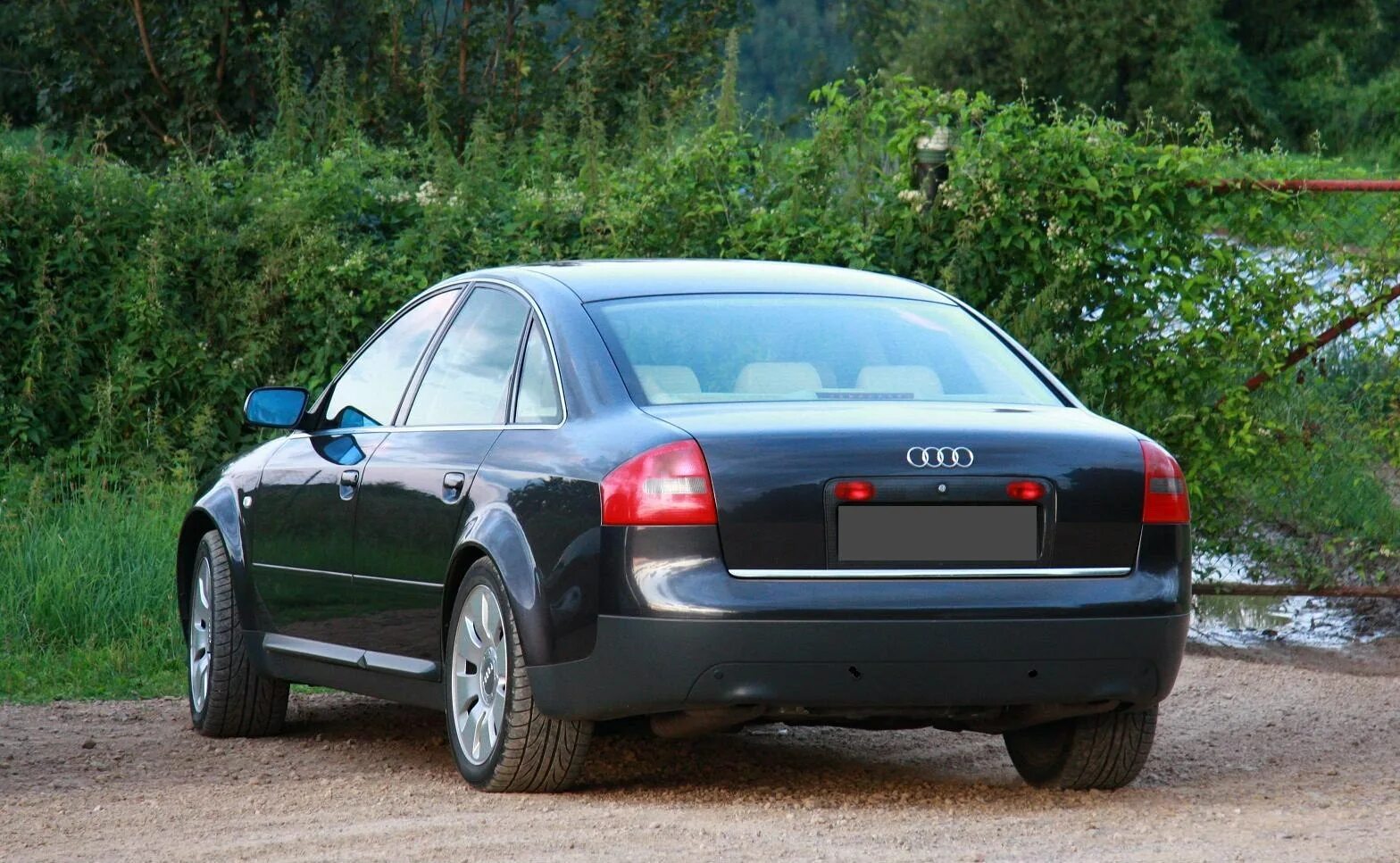 Ауди а6 поколения. Audi a6 c5 2000. Ауди а6 с5 седан. Audi a6 c5 седан. Audi a6 [c5] 1997-2004.