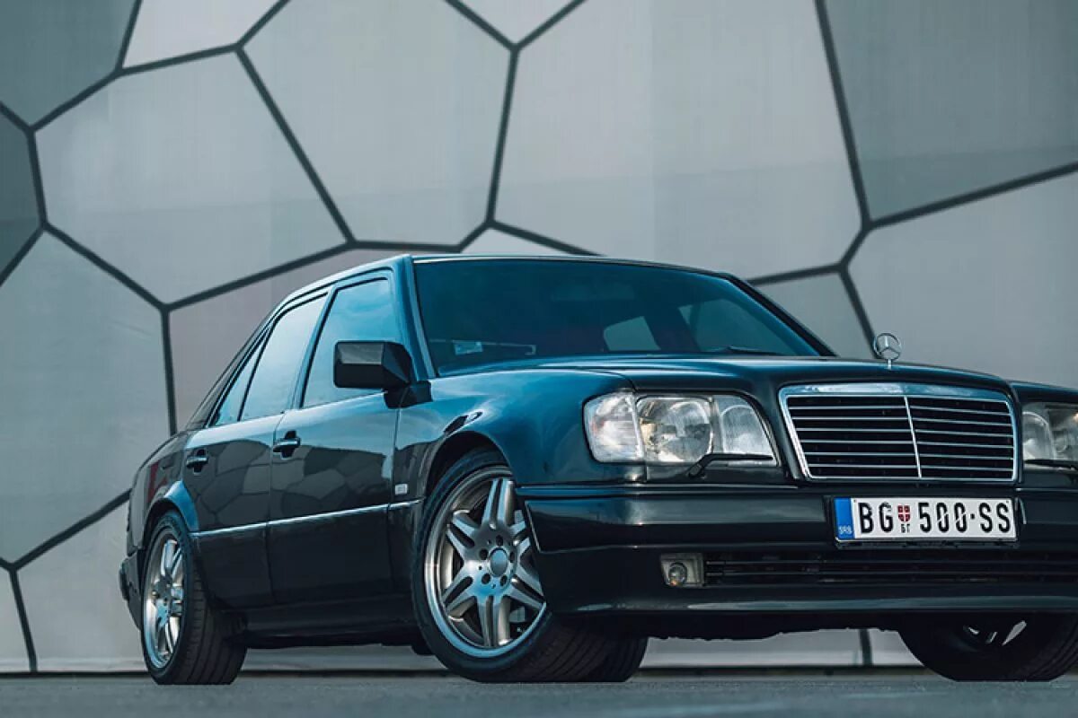 Mercedes benz w124 e500. Mercedes benz w124 e500 волчок. W124 e500 волчок. 124 кузов мерседес волчок. Мерс волчок 124.