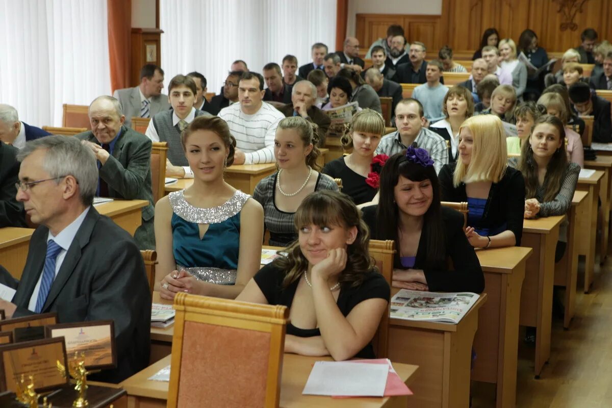 судья. здание мировой суд томск смирнова 9. мировой суд томск. вккс томской области. мировой суд октябрьского района томск.