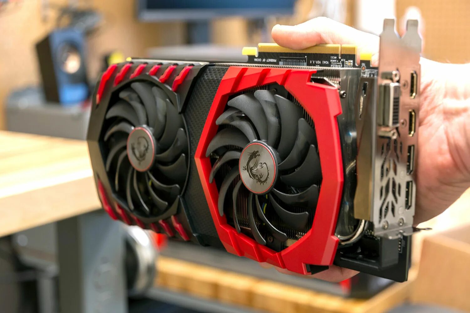 Msi rx 580 gaming x. Видеокарта MSI RX 580. Видеокарта AMD rx580 8gb. MSI 580 8gb. MSI RX 580 8gb Gaming x.