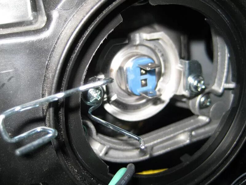 Лампа ближнего света санта фе классик. Лампа ближнего и дальнего света hyundai matrix 2006. Лампочки ближнего света хендай санта фе 2015. Лампа стоп сигнала santa fe 3. Лампа ближнего света hyundai santa fe 2011 года.