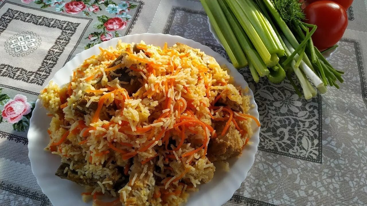 Вкусный плов видео. Самый вкусный плов. Плов из риса басмати с бараниной в казане на костре. Фото плова в тарелке. Казахский плов рецепт.
