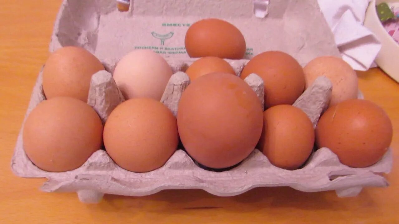 Вес кур яйца. Рекорд куриного яйца. Вес яйца. Куриное яйцо вес рекорд. Пышная масса яиц.