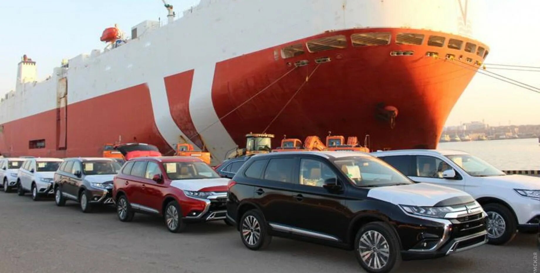Паром автомобили. Паромная переправа керчь. Паром автомобили. Автомобильный паром. Паром roro инчхон владивосток.