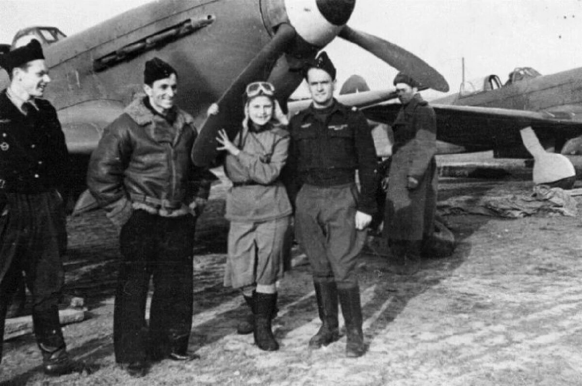 Нормандия неман 93. Французская эскадрилья нормандия неман. летчики нормандия неман. французские лётчики нормандия неман. летчики эскадрильи нормандия неман.