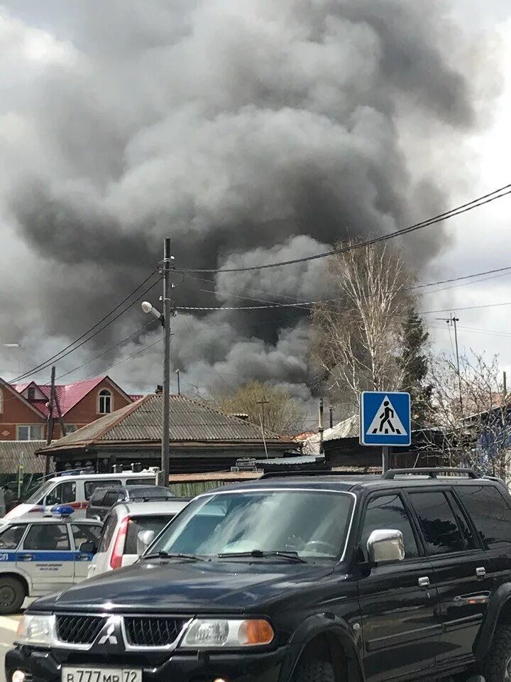 В сипайлово горит сейчас. Что горит в Тюмени сейчас. Про сегодняшний пожар в Тюмени на ММС. Пожар Симбухово 23.04.2022. ДОННУЭТ сейчас горит.