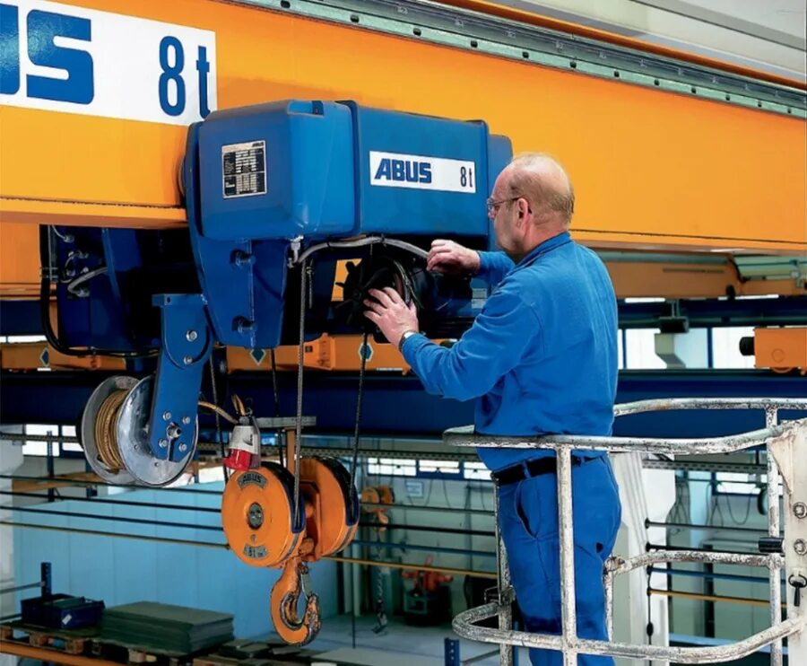 Техническое обслуживание грузоподъемных кранов. Техническое обслуживание мостового крана. Машинист мостового крана. Грузоподъемное оборудование. Монтаж грузоподъемного оборудования.
