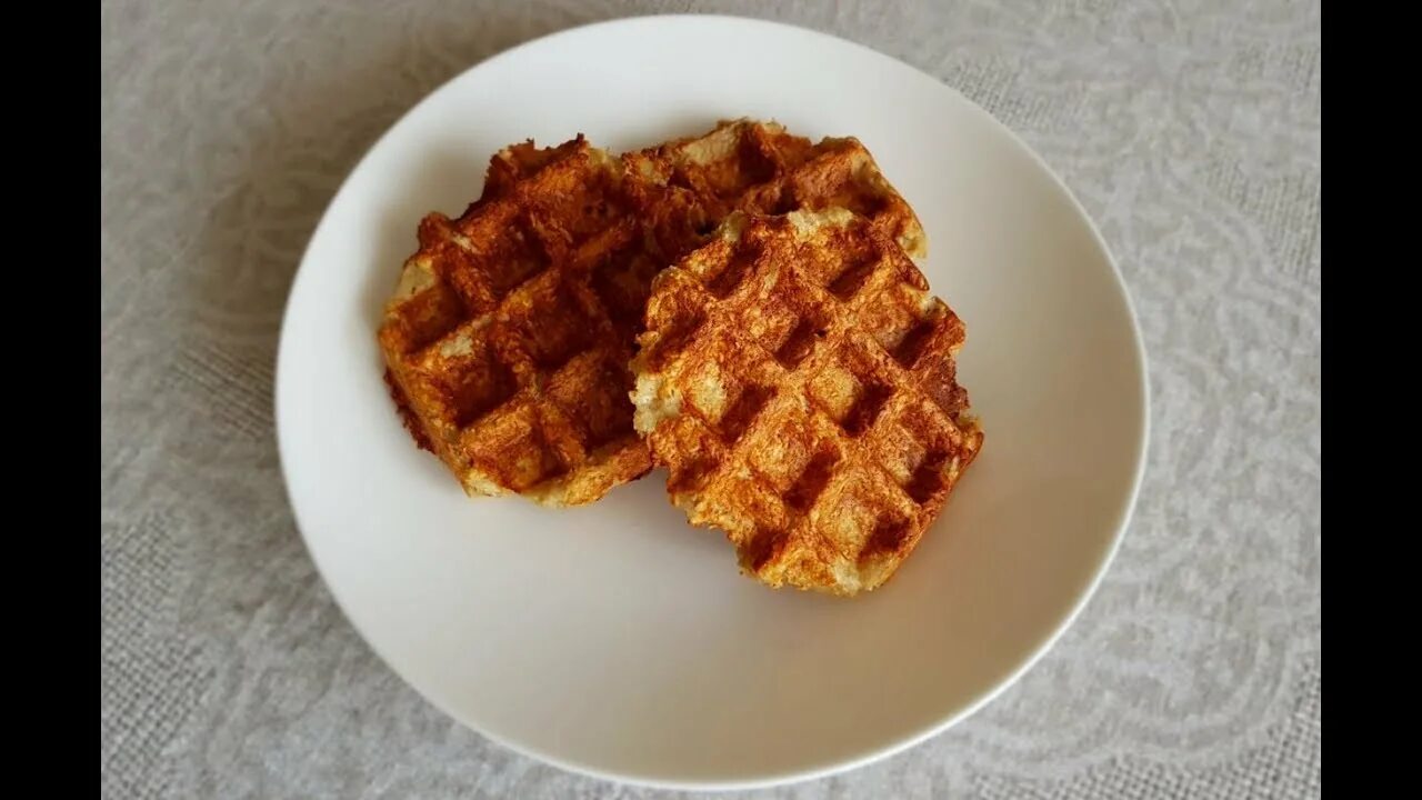 Венские вафли на овсянке. Цельнозерновые вафли. Овсяные вафли в электровафельнице. Вафли из овсянки в вафельнице. Пп вафли овсяные.