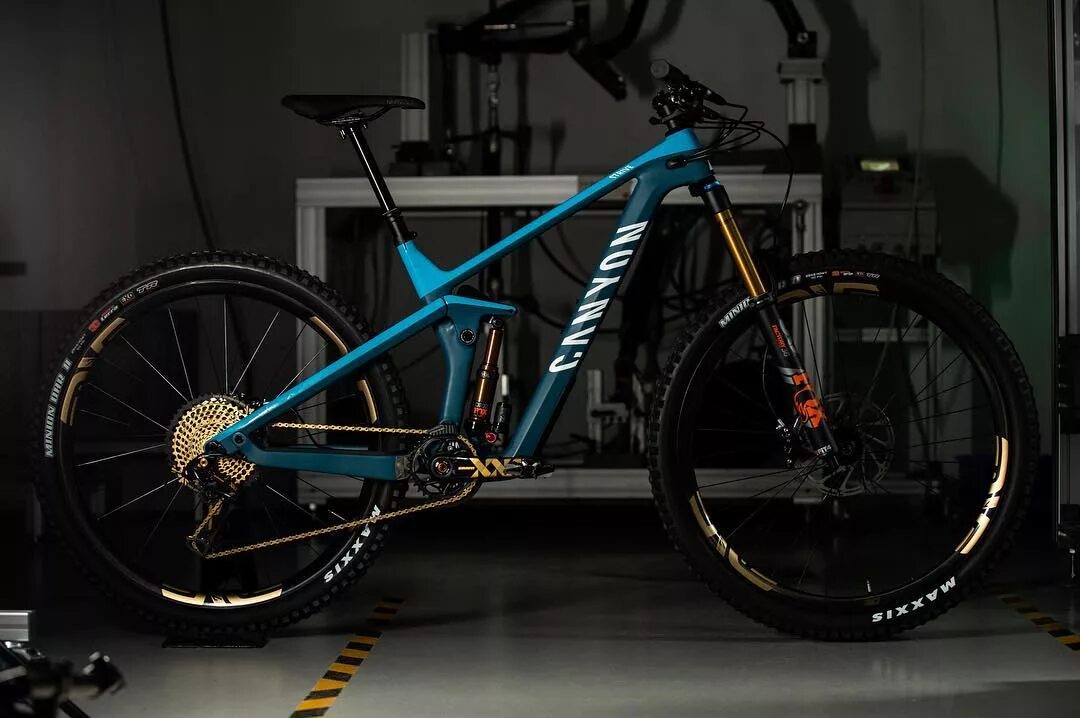 Canyon bikes. Canyon strive CF 2019. Canyon strive CF 8.0 2019. Canyon strive CF 6.0 2019. Canyon strive 2023.