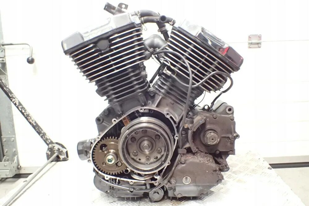 Astin martin двигатель. Двигатели вулкан. Двигатели вулкан. Двигатели вулкан. Двигатель aston martin.