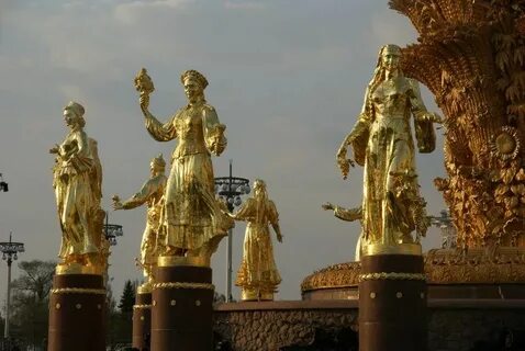 Фонтан дружба народов сколько фигур