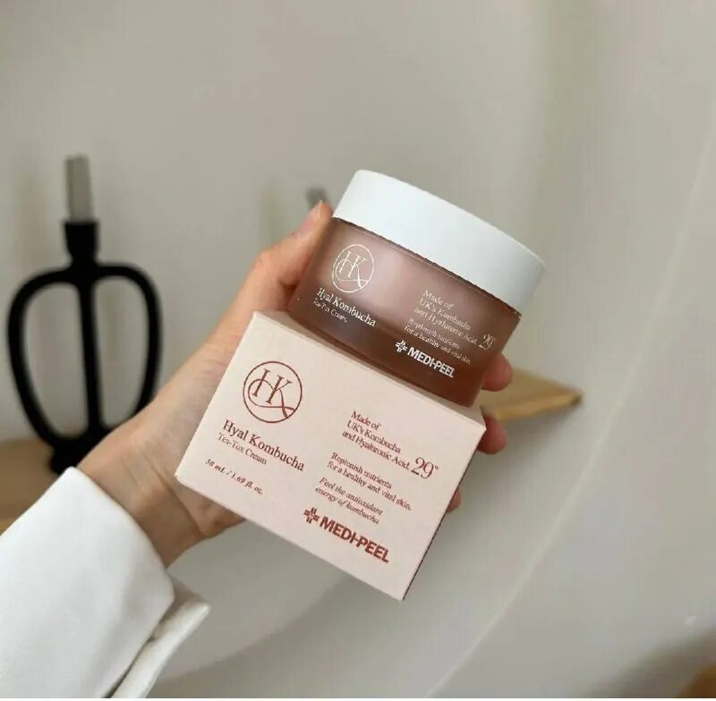 Medi peel hyal kombucha tea tox cream