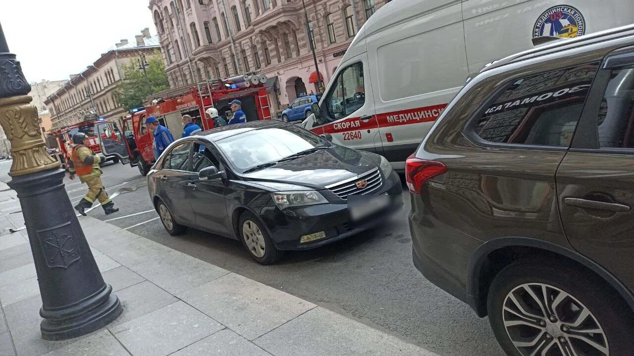 Воздушная тревога спб. Тревога в спб сейчас. Странный марш. Сирена в санкт-петербурге. Пожар в центре спб.