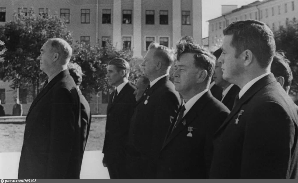 Как звали секретаря чувашского обкома кпсс. Мазин 1 секретарь обкома кпсс кбасср. первый секретарь харьковского обкома кпсс. второй секретарь обкома кпсс воронежской области. чередниченко константин секретарь обкома кпсс.