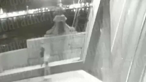 Девушка в петербурге упала